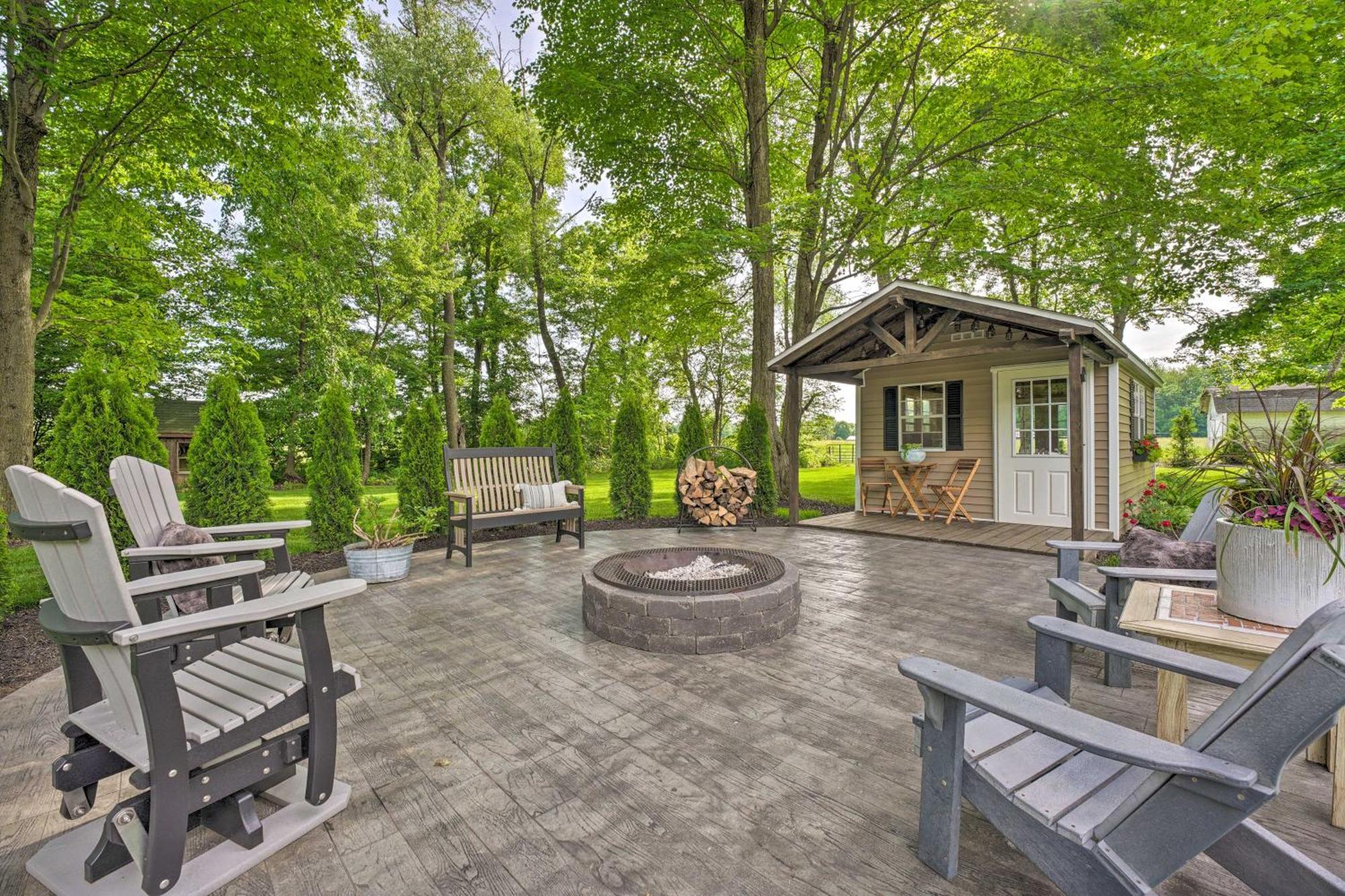 Shipshewana Guest House With Fire Pit! Exterior photo