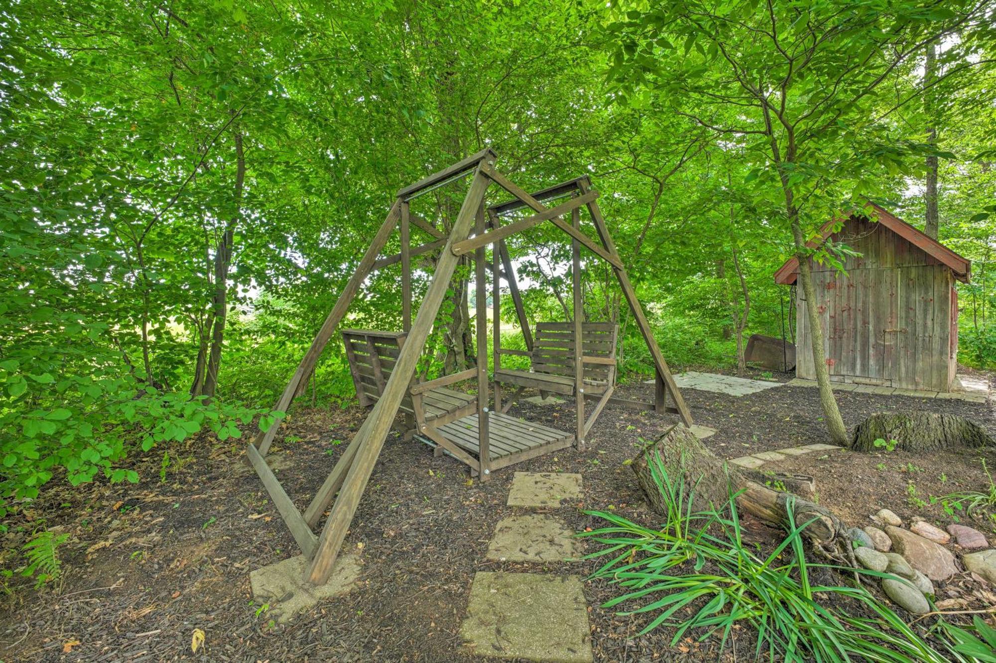 Shipshewana Guest House With Fire Pit! Exterior photo
